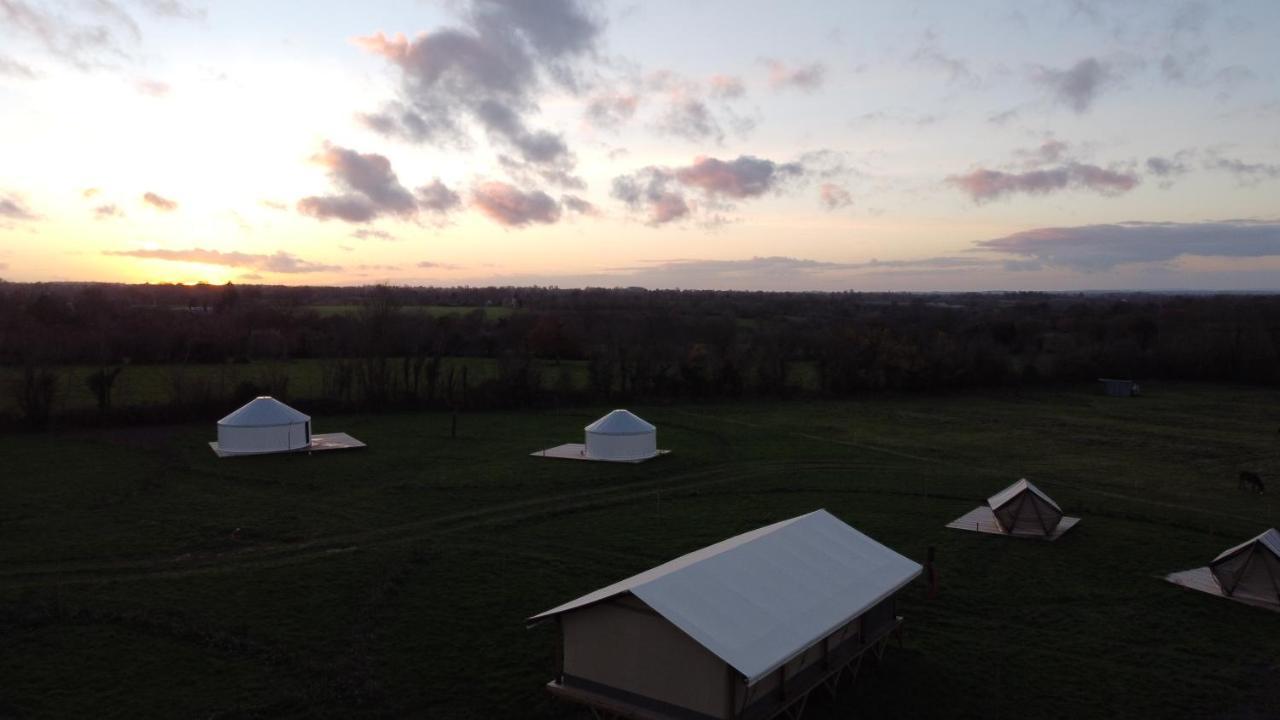 Camping A La Ferme - Hebergements Insolites Cerisy-la-Foret Buitenkant foto
