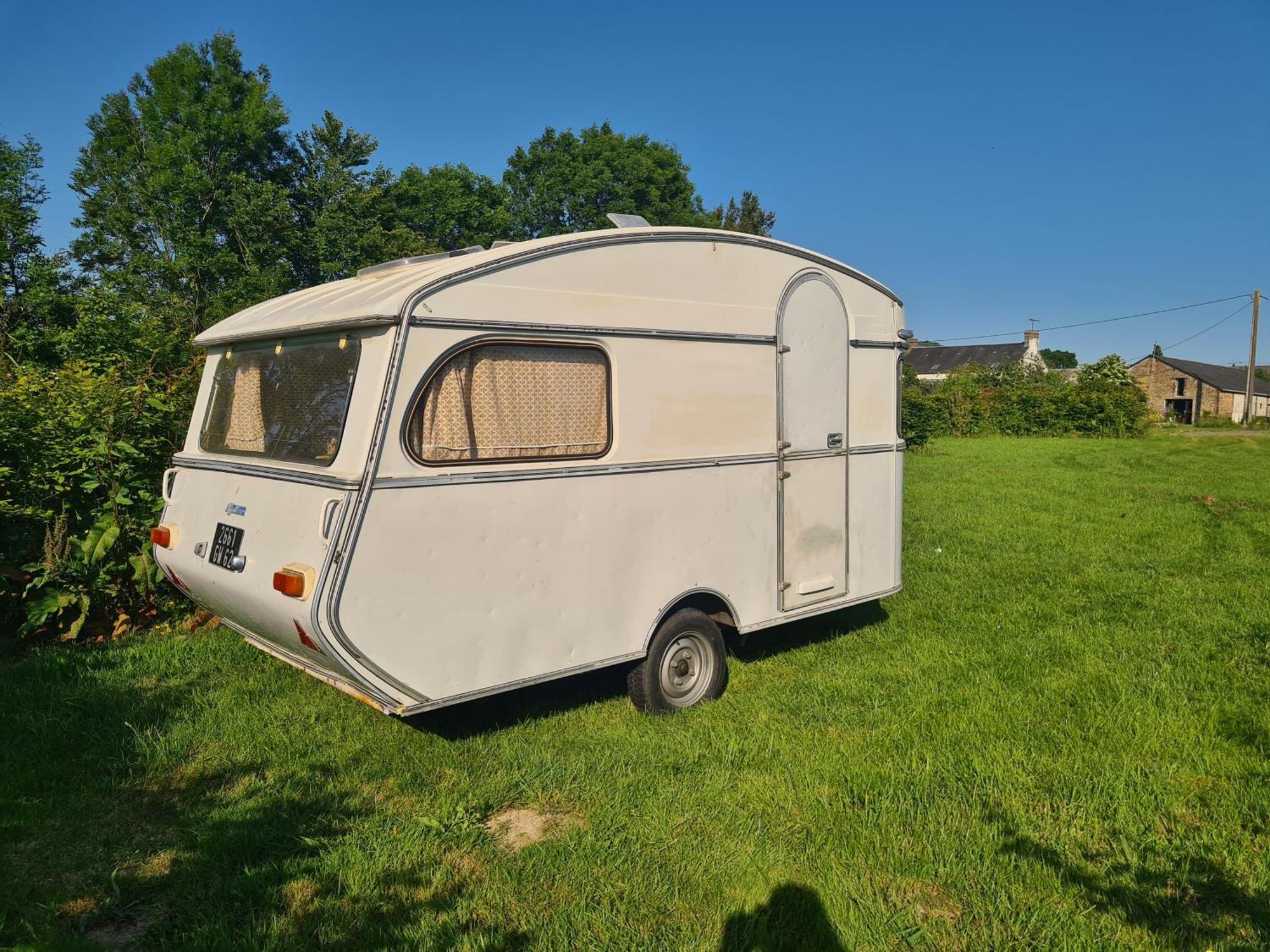 Camping A La Ferme - Hebergements Insolites Cerisy-la-Foret Buitenkant foto